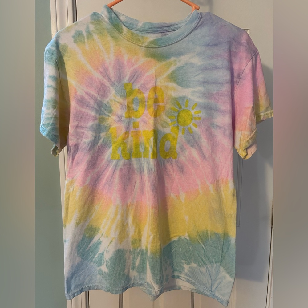 Women’s Small Tie Dye Be Kind T-Shirt